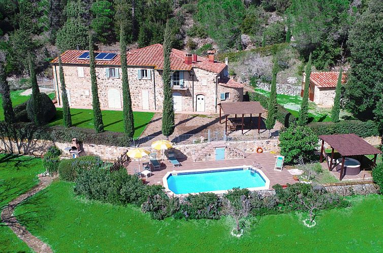Vakantiehuis in Montecastelli Pisano mit beheiztem Whirlpool