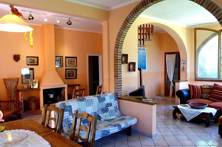 Appartement Große Wohnung in Mazzanta mit Schöner Terrasse