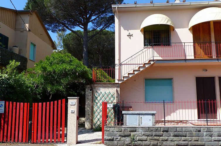 Appartement Große Wohnung in Mazzanta mit Schöner Terrasse