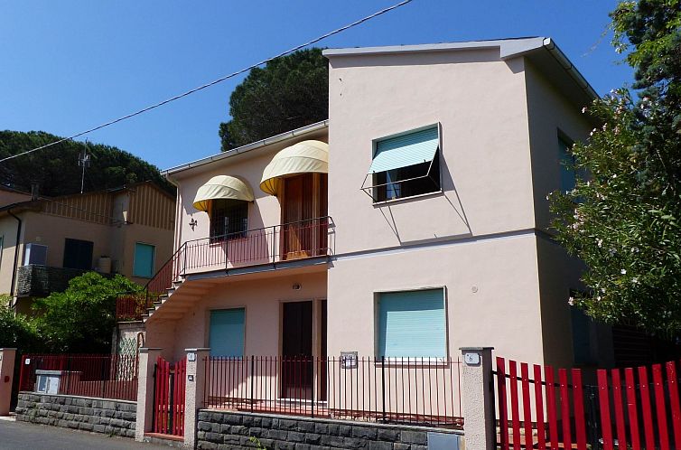 Appartement Große Wohnung in Mazzanta mit Schöner Terrasse