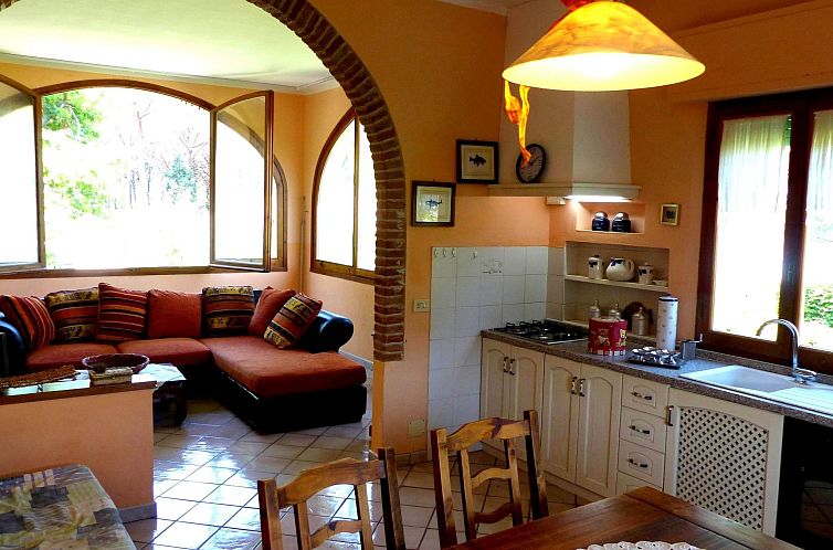 Appartement Große Wohnung in Mazzanta mit Schöner Terrasse