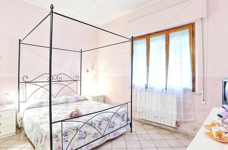 Appartement Große Wohnung in Mazzanta mit Schöner Terrasse