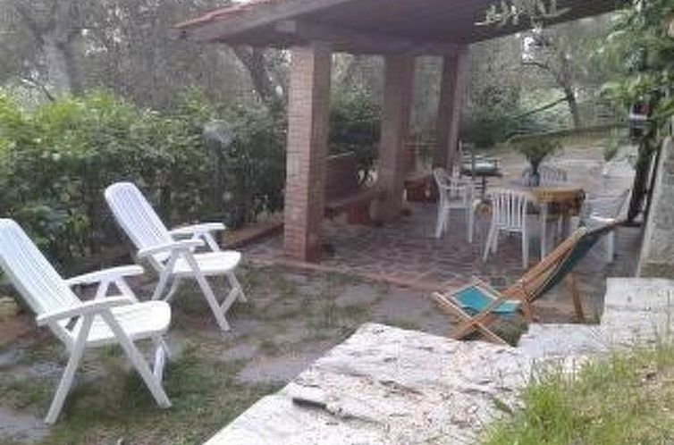 Vakantiehuis Rustico inmitten eines Olivenhainens
