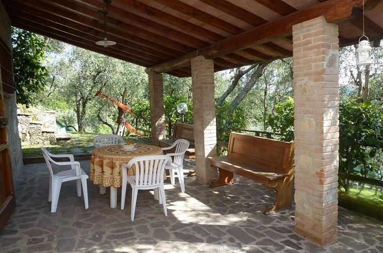 Vakantiehuis Rustico inmitten eines Olivenhainens