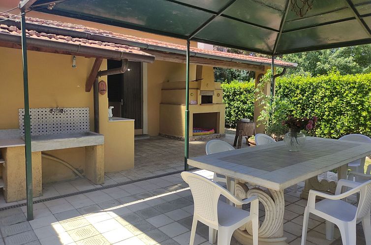Vakantiehuis Villa mit schönem Gartne und Sonnenterrasse