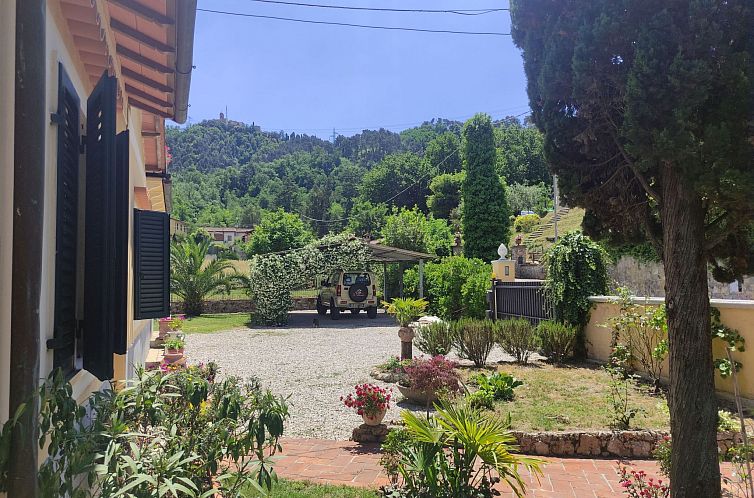 Vakantiehuis Villa mit schönem Gartne und Sonnenterrasse