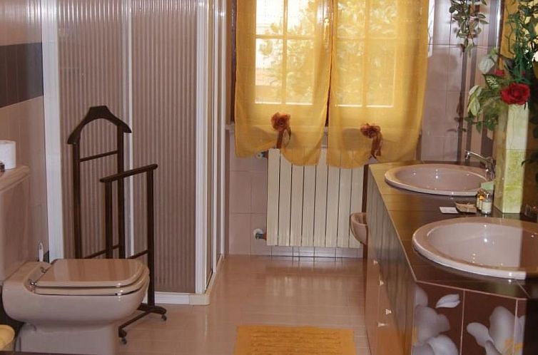 Vakantiehuis Villa mit privatem überdachbarem Pool