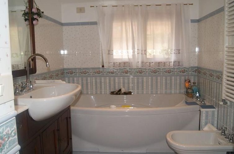 Vakantiehuis Villa mit privatem überdachbarem Pool