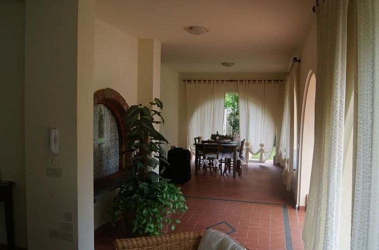 Vakantiehuis Villa mit privatem überdachbarem Pool