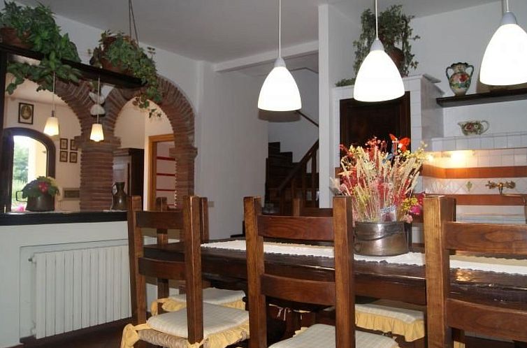 Vakantiehuis Villa mit privatem überdachbarem Pool