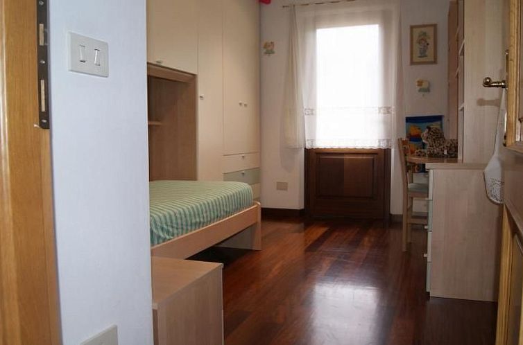 Vakantiehuis Villa mit privatem überdachbarem Pool