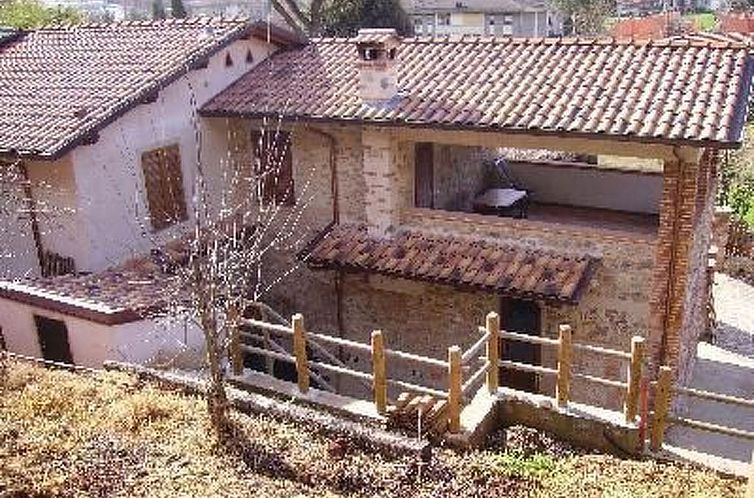 Vakantiehuis Rustico mit schönem Garten.