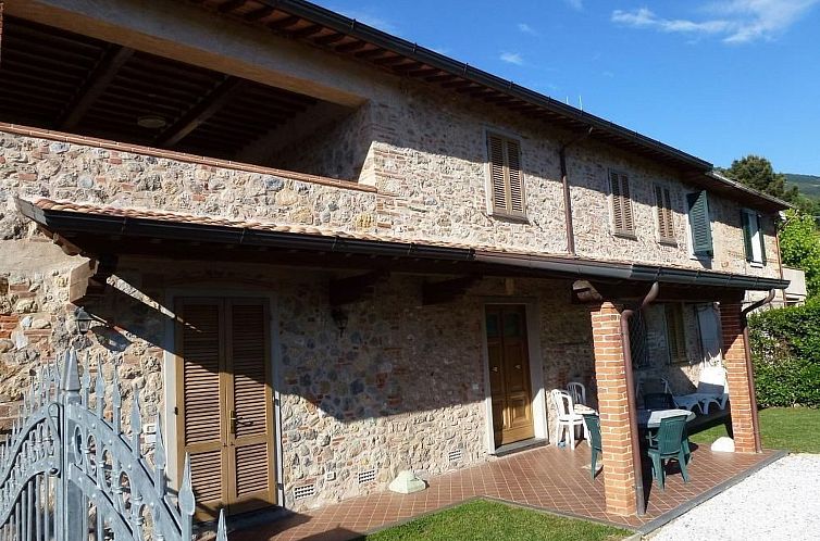 Vakantiehuis Rustico mit schönem Garten.