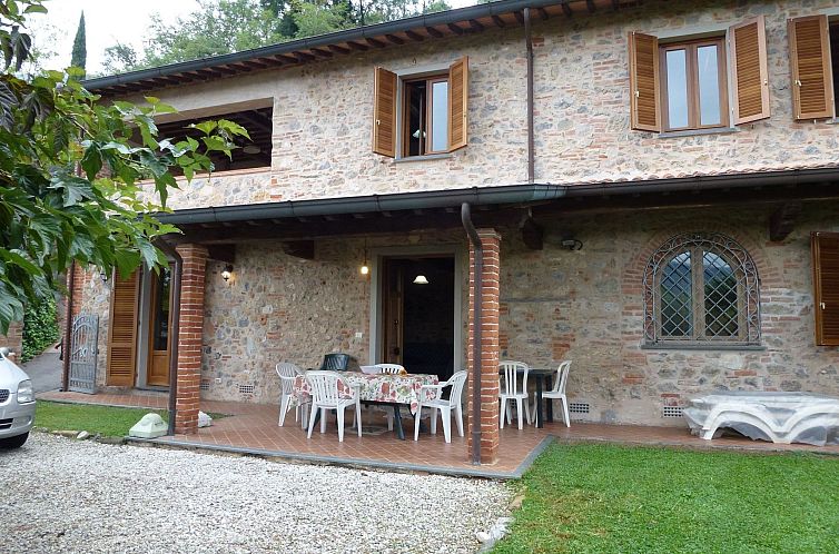 Vakantiehuis Rustico mit schönem Garten.