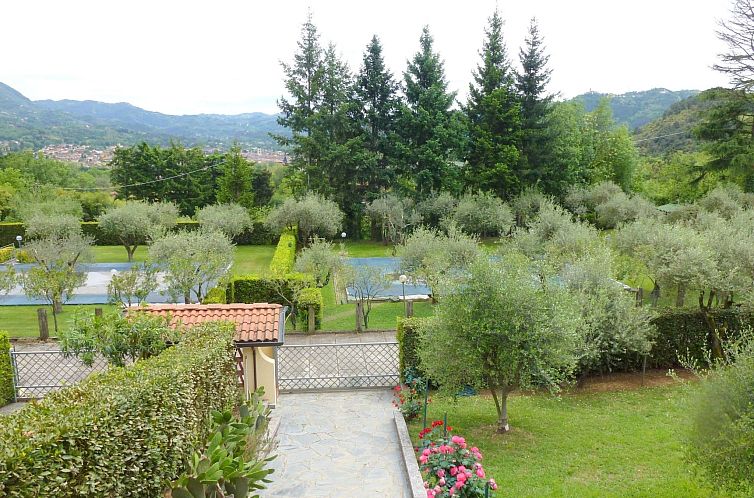 Vakantiehuis Tolles Ferienhaus in Camaiore mit Privatem Pool