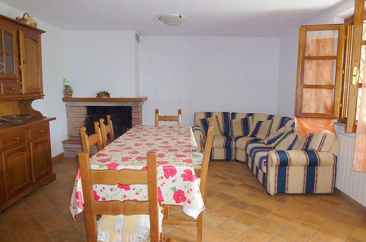 Vakantiehuis Tolles Ferienhaus in Camaiore mit Privatem Pool