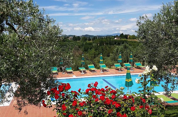 Appartement "Collelungo" mit Pool