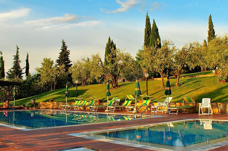 Appartement "Collelungo" mit Pool