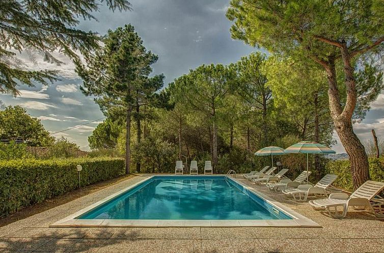 Appartement Dante Leccino' Wohnung mit Gemeinschaftspool