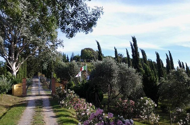 Appartement Dante Leccino' Wohnung mit Gemeinschaftspool