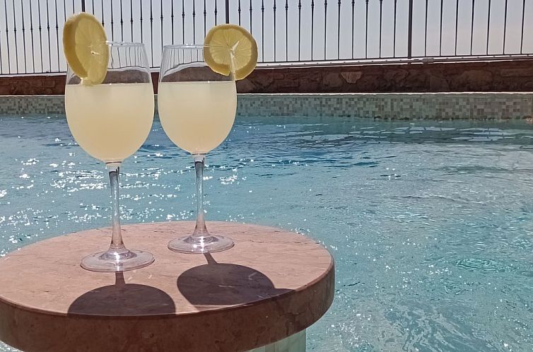 Appartement Vier-Zimmer-Wohnung 2 Bäder mit Schwimmbad zur 