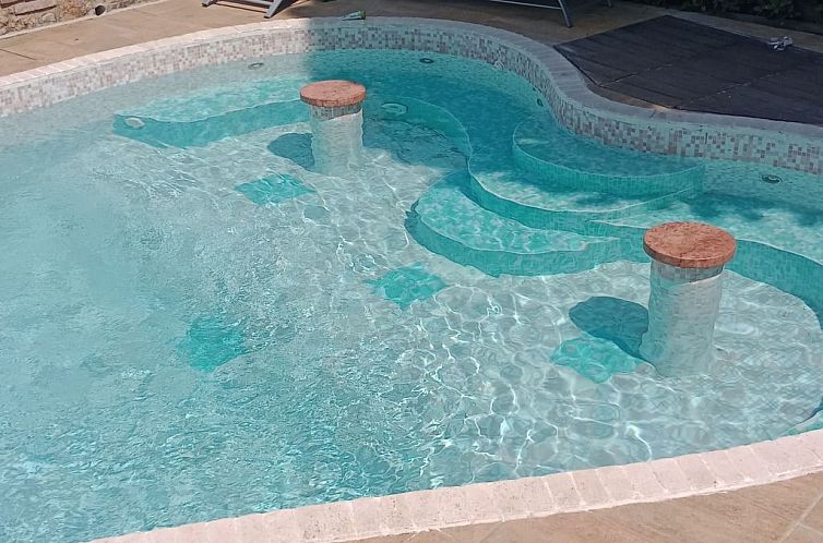 Appartement Vier-Zimmer-Wohnung 2 Bäder mit Schwimmbad zur 