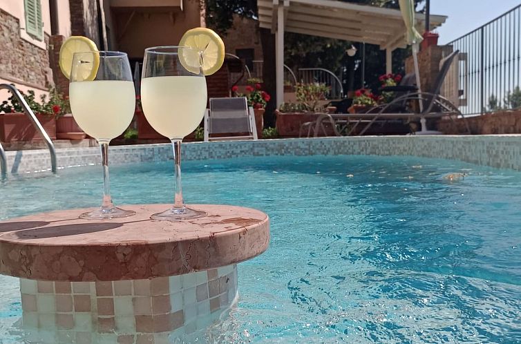 Appartement Zweizimmerwohnung mit Schwimmbad und Garten zur 