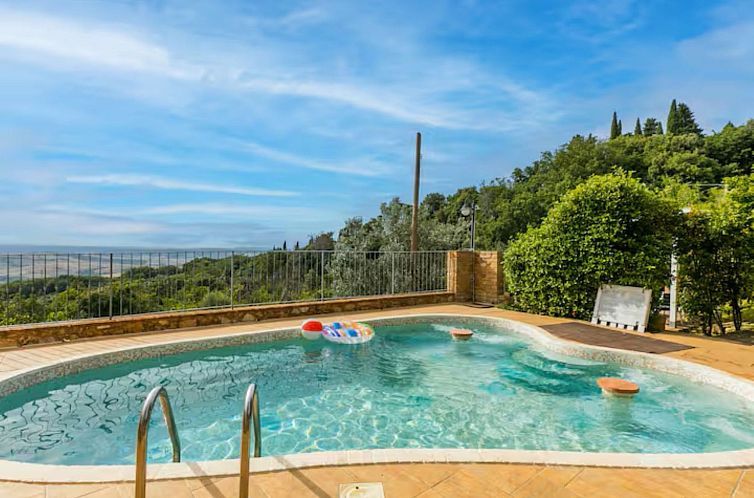 Appartement Zweizimmerwohnung mit Schwimmbad und Garten zur 