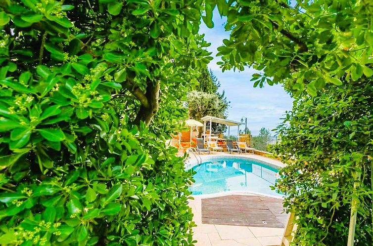 Appartement Zweizimmerwohnung mit Schwimmbad und Garten zur 