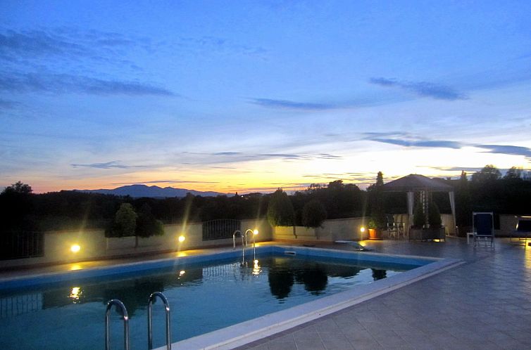 Appartement Anwesen mit Gemeinschaftspool