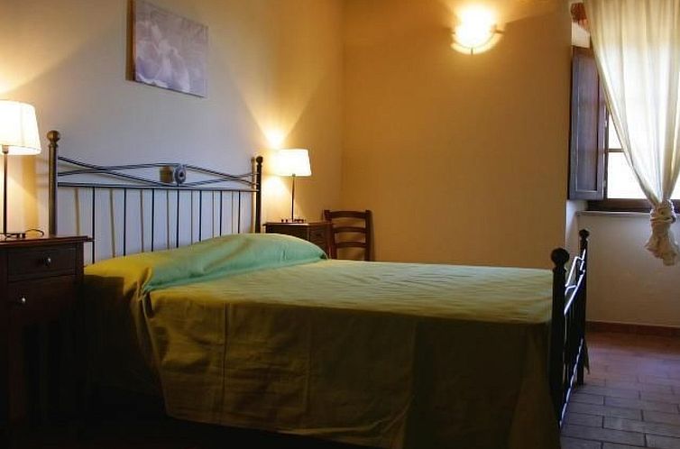 Appartement Zwei-Zimmer-Wohnungen im ersten Stock mit kleine