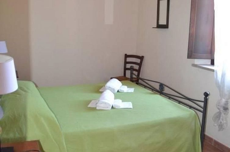 Appartement Zwei-Zimmer-Wohnungen im ersten Stock mit kleine