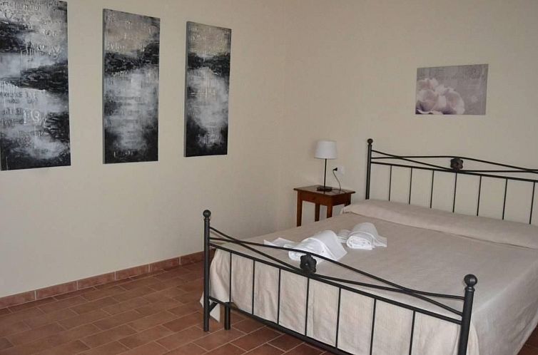 Appartement Zwei-Zimmer-Wohnungen im ersten Stock mit kleine