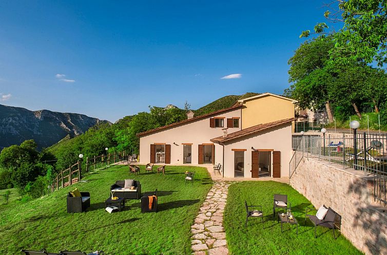 Vakantiehuis Acquanera - Marcheholiday, mit privatem Pool