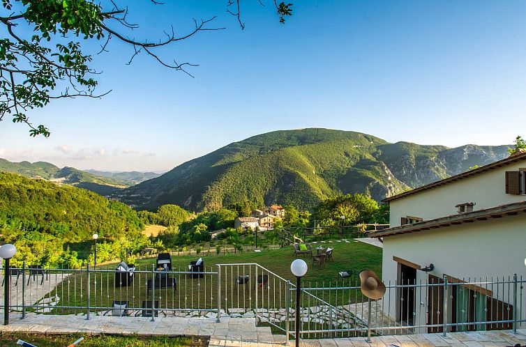 Vakantiehuis Acquanera - Marcheholiday, mit privatem Pool