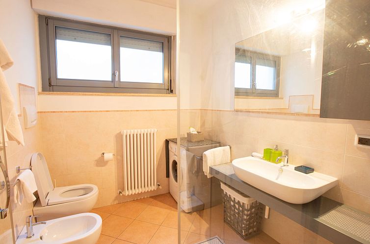 Appartement Wohnung mit Terrasse und Panoramablick