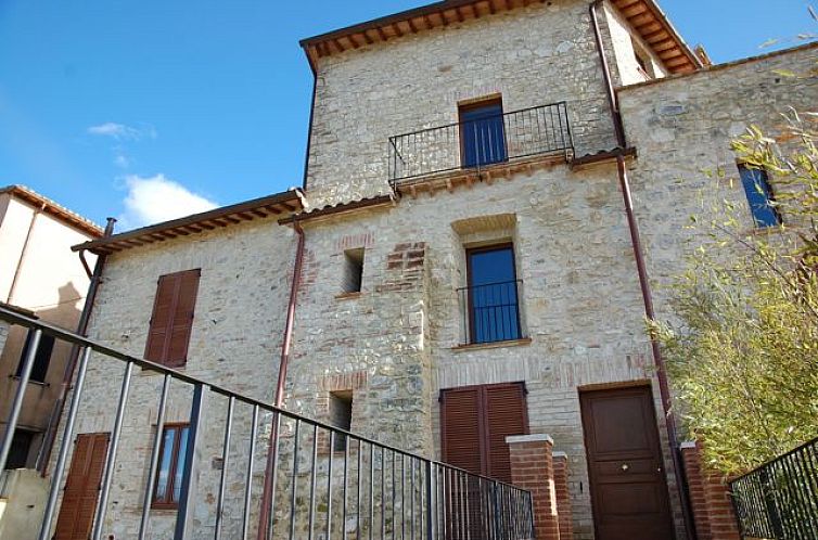 Vrijstaande woning in Todi
