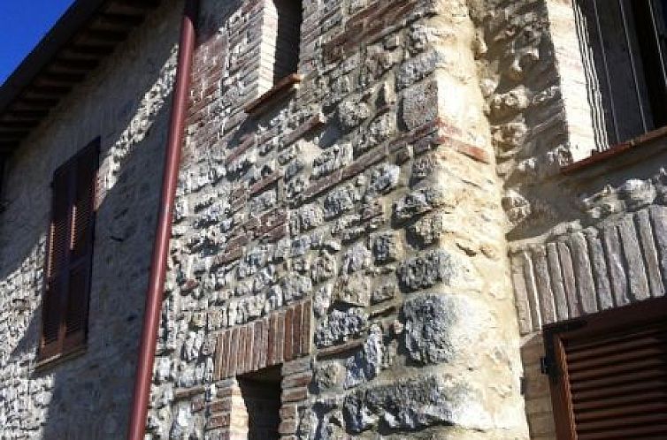 Vrijstaande woning in Todi