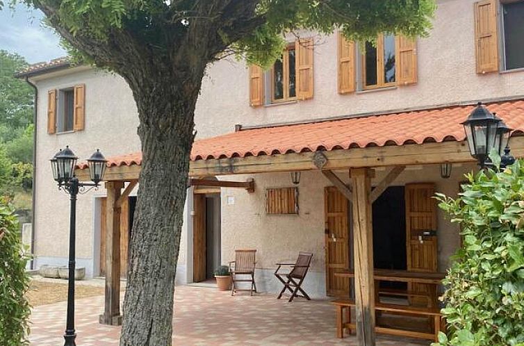 Guest house 09611606 - Holiday property Umbria / Marché - Vrijstaande woning in Serra San Quirico