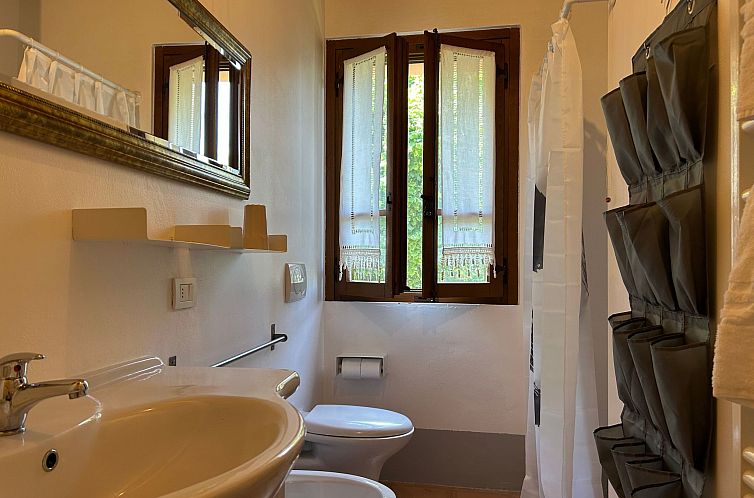 Appartement Wohnung im ersten Stock