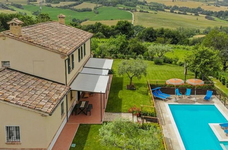 Vrijstaande woning in Barchi