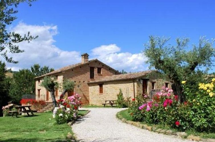 Vrijstaande woning in Gualdo Tadino, Nocera Umbra