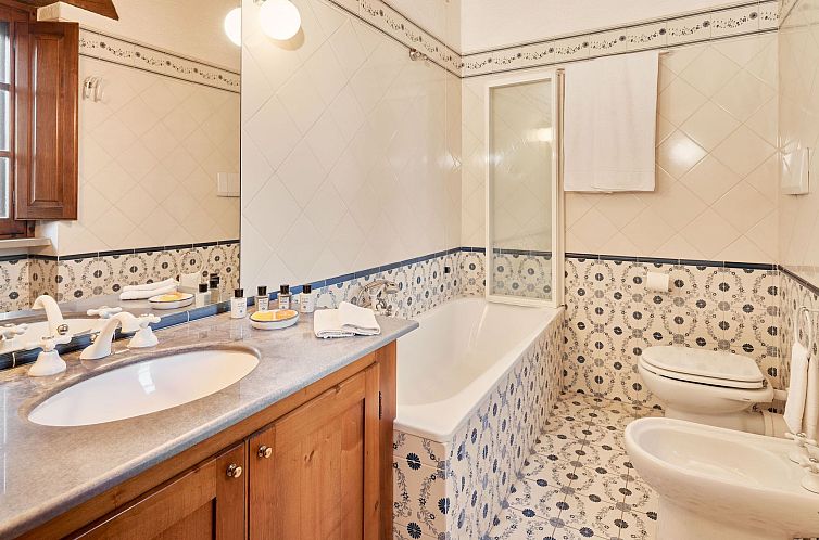 Appartement Haus mit Vordach