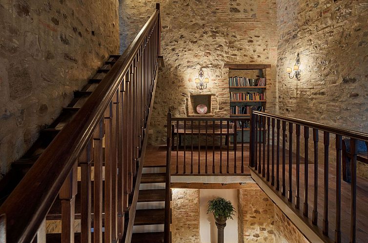 Appartement Haus mit Vordach