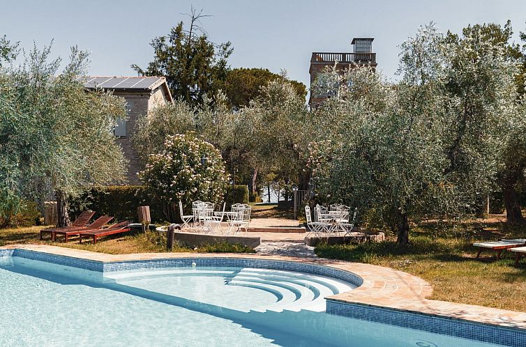 Appartement Mit Garten und Schwimmbad in den Hügeln der Mar