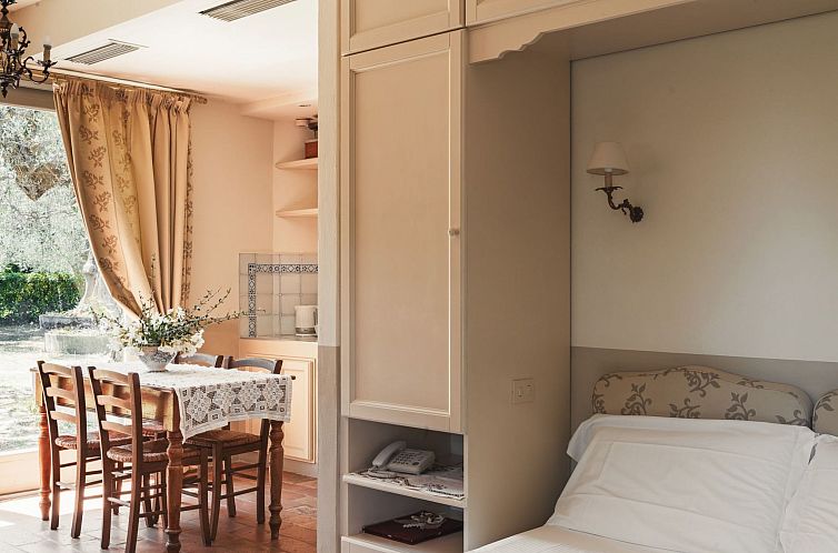 Appartement In einem Bauernhaus in den Hügeln, mit Garten u