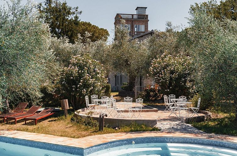 Appartement Mit Mezzanin und Schwimmbad, in einem Bauernhaus