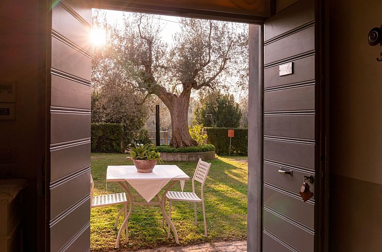 Appartement Studio-Apartment mit Sommerpool, Garten und Auss