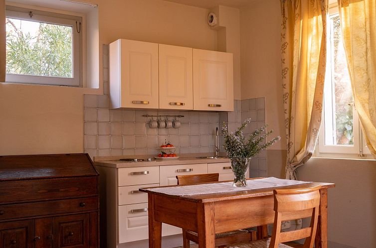 Appartement Studio-Apartment mit Sommerpool, Garten und Auss