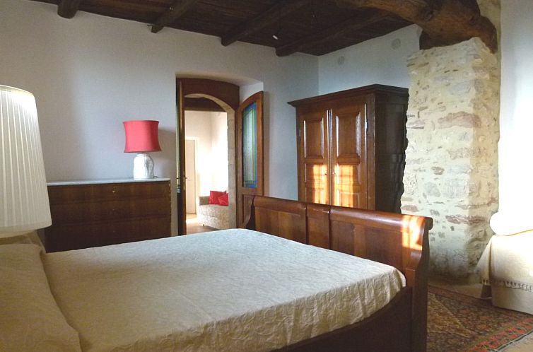 Geschakelde woning in Spoleto
